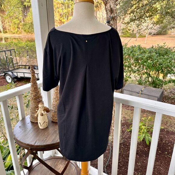 Cuyana Black Hi-Low Tee - Picture 2 of 5